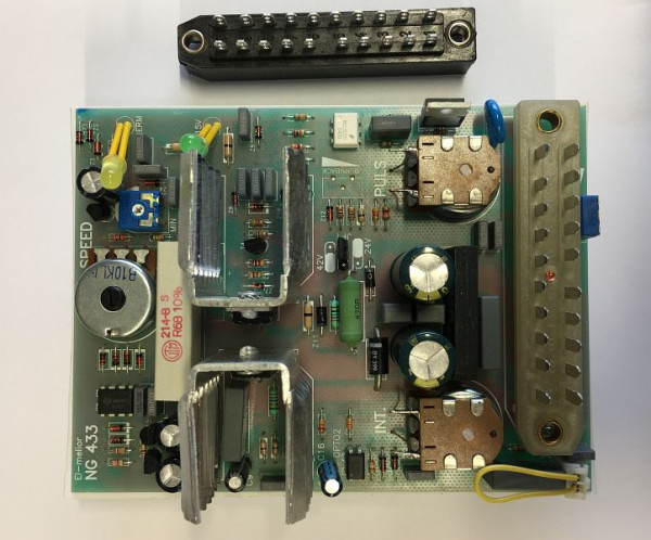 ELMAG Elektronik NG433 (nástupca WEL 4-3) pre MIG MASTER/EXPERT/PROFI 2000 s 3 potenciometrami a centrálnym konektorom, 9104008