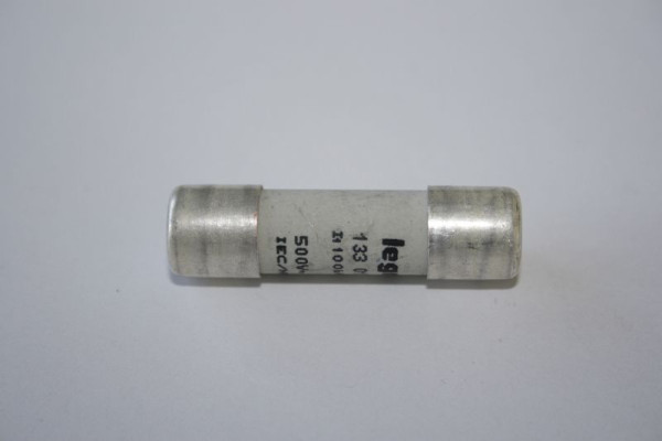 Poistka ELMAG 'KERAMIC', 10x38 mm, 16 ampérov pre všetky MKS píly 'CE' a nabíjacie štartovacie zariadenia CYBER 1000, 9708365