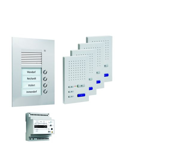 Systém ovládania dverí TCS audio:balenie pre 4 bytové jednotky, s preddverovou stanicou PUK, 4 zvončekové tlačidlá, 4x handsfree reproduktor ISW3030, riadiaca jednotka BVS20, PPUF04-SK/02