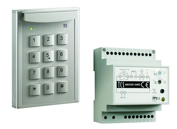 Kód systému ovládania dverí TCS:balenie s kódovým zámkom12 kódový zámok až na 10 číselných kódov, eloxované striebro, riadiaca jednotka BVS20, PZF5000-0010