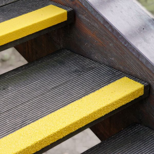 Múčne nohavice protišmykový profil hrany schodov GRP stredne žltá 70x1000x30mm, GTMG0701000